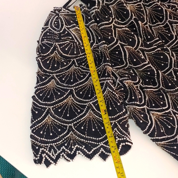 Laurence Kazar hand beaded,  100% Silk, sequin V shaped top Size 1X - Picture 13 of 16